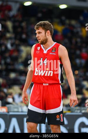 Februar 2022, Athen, Lombardei, Griechenland: SASHA VEZENKOV, #14 von Olympiacos Piräus im Spiel während der regulären Saison der Turkish Airlines EuroLeague am 24. Februar 2022 in Athen, Griechenland, zwischen Olympiacos Piräus und AX Armani Exchange Mailand im Peace and Friendship Stadium. (Bild: © Stefanos Kyriazis/ZUMA Press Wire) Stockfoto