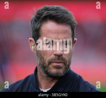 Nottingham, Großbritannien. Mai 2025. Nottingham, England – 1. Mai: Ehemaliger Fußballspieler und Sky-Experte Jamie Redknapp, der am 1. Mai 2025 in Nottingham, England, während des Spiels der Premier League 2024/25 zwischen Nottingham Forest FC und Brentford FC am City Ground startete. (Paul Bonser/SPP) Credit: SPP Sport Press Photo. /Alamy Live News Stockfoto