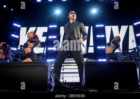 13. August 2022, Toronto, Ontario, Kanada: Der amerikanische Rapper und Sänger Armando Christian PÃ, bekannt unter seinem Künstlernamen Pitbull, tritt bei einer ausverkauften Show auf der Budweiser Stage in Toronto auf. (Credit Image: © Angel Marchini/SOPA Images via ZUMA Press Wire) Stockfoto