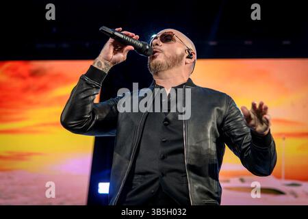 13. August 2022, Toronto, Ontario, Kanada: Der amerikanische Rapper und Sänger Armando Christian PÃ, bekannt unter seinem Künstlernamen Pitbull, tritt bei einer ausverkauften Show auf der Budweiser Stage in Toronto auf. (Credit Image: © Angel Marchini/SOPA Images via ZUMA Press Wire) Stockfoto