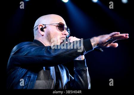13. August 2022, Toronto, Ontario, Kanada: Der amerikanische Rapper und Sänger Armando Christian PÃ, bekannt unter seinem Künstlernamen Pitbull, tritt bei einer ausverkauften Show auf der Budweiser Stage in Toronto auf. (Credit Image: © Angel Marchini/SOPA Images via ZUMA Press Wire) Stockfoto