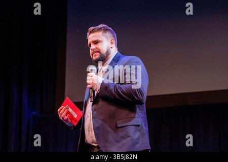 28. August 2022, Toronto, Ontario, Kanada: Sammy Paul nimmt an den Buffer Awards Gala Screening Teil. Das Pufferfestival ist das weltweit größte internationale Filmfestival für digitale Erstlingsfilme. Kuratieren und Feiern von Videopremieren von hochgelobten digitalen Entwicklern von heute. (Credit Image: © Shawn Goldberg/SOPA Images via ZUMA Press Wire) Stockfoto