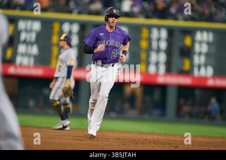 6. September 2022: Colorado zweiter Baseman Ryan McMahon (24) läuft während des Spiels mit Milwaukee Brewers und Colorado Rockies im Coors Field in Denver Co. Auf den dritten Platz. David Seelig/Cal Sport Medi (Bild: © David Seelig / Cal Sport Media/CSM via ZUMA Press Wire) Stockfoto