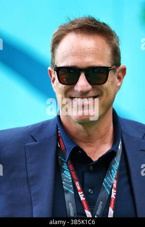 Miami, USA. Mai 2025. Tom Garfinkel (USA) Vice Chairman, President und Chief Executive Officer des Miami Dolphins and Hard Rock Stadium, Managing Partner des Miami Grand Prix. 02.05.2025. Formel-1-Weltmeisterschaft, Rd 6, Miami Grand Prix, Miami, Florida, USA, Sprint-Qualifikationstag. Das Foto sollte lauten: XPB/Alamy Live News. Stockfoto