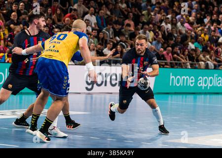 22. September 2022, Barcelona, Spanien: Luka Cindric vom FC Barcelona in Aktion während des EHF Champions League-Spiels zwischen dem FC Barcelona und Lomza Industria Kielce im Palau Blaugrana am 22. September 2022 in Barcelona. (Foto: © Javier Borrego/AFP7 via ZUMA Press Wire) Stockfoto