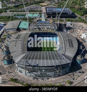 Manchester, Großbritannien. Mai 2025. Eine Luftaufnahme des Etihad-Stadions während des Premier League-Spiels Manchester City gegen Wolverhampton Wanderers im Etihad Stadium, Manchester, Großbritannien, 2. Mai 2025 (Foto: Mark Cosgrove/News Images) in Manchester, Großbritannien am 2. Mai 2025. (Foto: Mark Cosgrove/News Images/SIPA USA) Credit: SIPA USA/Alamy Live News Stockfoto