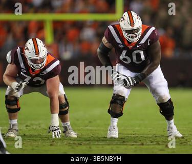 10. September 2022: Virginia Tech Hokies Offensive Lineman Jesse Hanson (72) und Silas Dzansi (60) treten während des NCAA-Fußballspiels zwischen den Boston College Eagles und den Virginia Tech Hokies im Lane Stadium in Blacksburg, Virginia, auf. Greg Atkins/CSM (Bild: © Greg Atkins/CSM via ZUMA Press Wire) Stockfoto