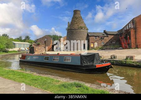 Der alte stillgelegte Flaschenofen in der ehemaligen Price and Kensington Pottery Works, Longport, Stoke on Trent, Staffordshire, England, UK Stockfoto