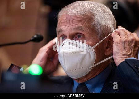 15. Juni 2022, Washington, District of Columbia, USA: Dr. Anthony Fauci, der führende Experte für Infektionskrankheiten des Landes, hat sich positiv auf COVID-19 getestet, wie die National Institutes of Health am Mittwoch mitteilte. DATEI FOTO AUFGENOMMEN AM: 17. Mai 2022, Washington, District of Columbia, USA: Direktor des National Institute of Allergy and Infectious Diseases Dr. ANTHONY FAUCI sagt während der Senat Appropriations SubCommittee on Labor, Health and Human Services, and Education, and Associated Agencies Hearing, um vorgeschlagene Haushaltsschätzungen für das Geschäftsjahr 2023 für die National Institutes of Health o Stockfoto