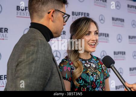28. August 2022, Toronto, Ontario, Kanada: Julie Nolke beim Buffer Festival 2022 Red Carpet. Das Pufferfestival ist das weltweit größte internationale Filmfestival für digitale Erstlingsfilme. Kuratieren und Feiern von Videopremieren von hochgelobten digitalen Entwicklern von heute. (Credit Image: © Shawn Goldberg/SOPA Images via ZUMA Press Wire) Stockfoto