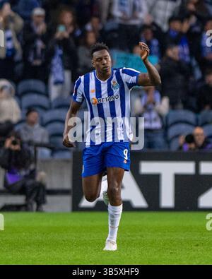 Porto, Guimaraes, Portugal. Mai 2025. SAMU AGHEHOWA vom FC Porto feierte sein Tor während des Liga Portugal Betclic 2024/25 Spiels zwischen dem FC Porto und Moreirense FC am 2. Mai 2025 in Porto, Portugal. Endstand: FC Porto 3 - 1 Moreirense FC (Credit Image: © Miguel Lemos/ZUMA Press Wire) NUR REDAKTIONELLE VERWENDUNG! Nicht für kommerzielle ZWECKE! Stockfoto