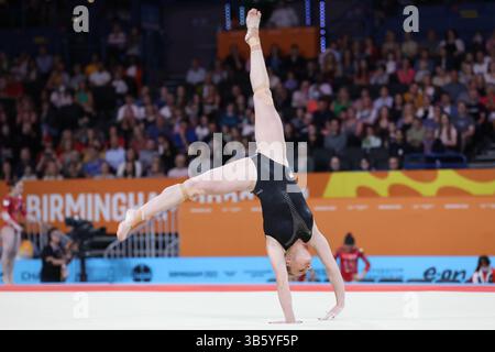 30. Juli 2022, Birminmgham, West Midlands, England: TATIANA BACHURINA aus Zypern tritt auf dem Boden während der künstlerischen Gymnastik Women's Team Final und Einzelqualifikation während der Birmingham 2022 Commonwealth Games in der Arena Birmingham, England auf (Bild: © Mickael Chavet/ZUMA Press Wire) Stockfoto