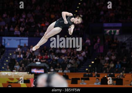 30. Juli 2022, Birminmgham, West Midlands, England: TATIANA BACHURINA aus Zypern tritt auf dem Balance Beam während des Finales des künstlerischen Gymnastik Women's Team und der Einzelqualifikation während der Birmingham 2022 Commonwealth Games in der Arena Birmingham, England auf (Bild: © Mickael Chavet/ZUMA Press Wire) Stockfoto