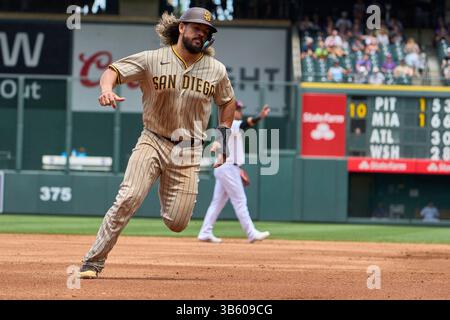14. Juli 2022: Der San Diego-Fänger Jorge Alfaro (38) wird während des Spiels mit den San Diego Padres und den Colorado Rockies im Coors Field in Denver Co. Dritter. David Seelig/Cal Sport Medi (Bild: © David Seelig / Cal Sport Media/CSM via ZUMA Press Wire) Stockfoto