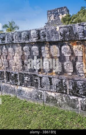 Tzompantli - Wall of Skulls, Chichen Itza, Yucatan, Mexiko Stockfoto