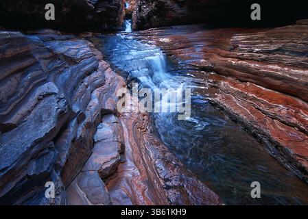 Wasserfall in der Hancock Gorge über Kermit's Pool. Stockfoto