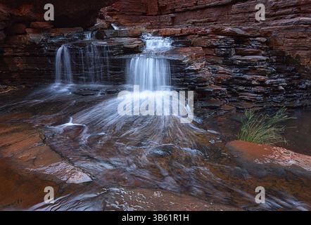 Wasserfall in der Hancock Gorge über Kermit's Pool. Stockfoto