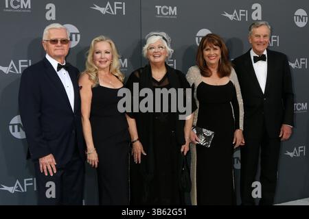 Juni 2022, Los Angeles, CA, USA: LOS ANGELES - 9. JUN: Duane Chase, Kym Karath, Angela Cartwright, Debbie Turner, Nicholas Hammond bei der 48. AFI Life Achievement Award Gala Tribute zur Feier von Julie Andrews im Dolby Theater am 9. Juni 2022 in Los Angeles, CA (Credit Image: © Kathy Hutchins Via ZUMA Press Wire) Stockfoto