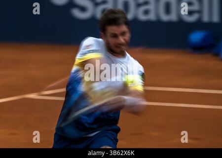 19. April 2022, Barcelona, Katalonien, Spanien: CAMERON NORRIE (GBR) gibt den Ball in Runde 2 der 'Barcelona Open Banc Sabadell' 2022 an Egor Gerasimov (BLR) zurück. (Foto: © Matthias Oesterle/ZUMA Press Wire) Stockfoto
