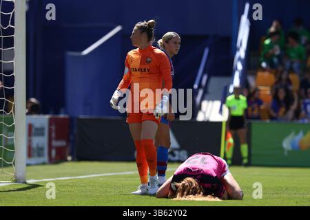 29. Mai 2022, ALCORCON, MADRID, SPANIEN: Hannah Keane von Sporting Klagen beim Finale des spanischen Frauenpokals Copa de la Reina, Fußballspiel zwischen dem FC Barcelona und dem Sporting Club de Huelva am 29. Mai 2022 in Alcorcon, Madrid Spanien. (Kreditbild: © Oscar J. Barroso/AFP7 via ZUMA Press Wire) Stockfoto