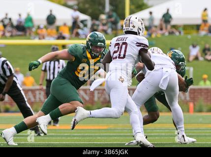 17. September 2022: Cooper Lanz (97) geht gegen die Texas State Bobcats Josh Berry (20) in der 2. Hälfte des NCAA Football-Spiels zwischen den Texas State Bobcats und Baylor Bears im McLane Stadium in Waco, Texas. Matthew Lynch/CSM (Foto: © Matthew Lynch/CSM via ZUMA Press Wire) Stockfoto