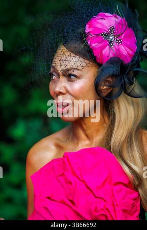 Angela Ermakova ist die Mutter von Boris Beckers Tochter Anna zu Gast auf dem Bild Renntag 2025 auf der Trabrennbahn in Gelsenkirchen am 01.Mai 2025 NRW Deutschland *** Angela Ermakova ist die Mutter von Boris Beckers Tochter Anna als Gast auf dem Bild Renntag 2025 auf der Trabrennbahn in Gelsenkirchen am 01.Mai 2025 NRW Deutschland Stockfoto