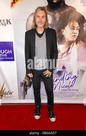 Yan Birch bei der Weltpremiere des Kinofilms „Finding Nicole“ im Laemmle Town Center 5. Los Angeles, 01.05.2025 Stockfoto