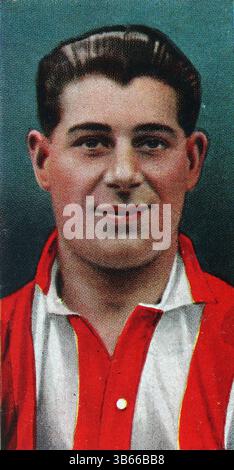John William 'Jack' Holliday, geboren 1908, war von 1932 bis 1944 ein erfolgreicher Stürmer für Brentford und erzielte 116 Tore in 213 Einsätzen. Er stellte Clubrekorde für die meisten Tore in einer Saison (38) und die meisten Hattricks in einer Saison (5) auf. Holliday half Brentford beim Aufstieg in die First Division und wurde später für seine Beiträge in die Brentford Hall of Fame aufgenommen. Das ist aus einem Satz von 50 Karten, die 1936 vom Tabakriesen W.D. und H.O. Wills ausgestellt wurden. Das Set hieß Association Footballers, 1935–6. Stockfoto