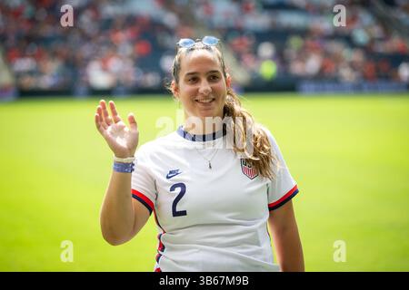 3. September 2022, Kansas City, KS, Vereinigte Staaten: KANSAS KANSAS City, KS – 3. SEPTEMBER: Kelsey winkt der Menge zu, bevor es am 3. September 2022 im Children's Mercy Park in Kansas City, Kansas, ein Spiel zwischen Nigeria und USWNT gibt. (Kreditbild: © Erin Chang/ISIPhotos via ZUMA Press Wire) Stockfoto