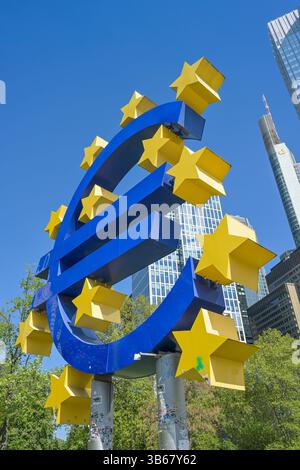 Euro Logo, Eurotower, EZB, Kaiserstraße, Frankfurt am Main, Hessen, Deutschland Stockfoto