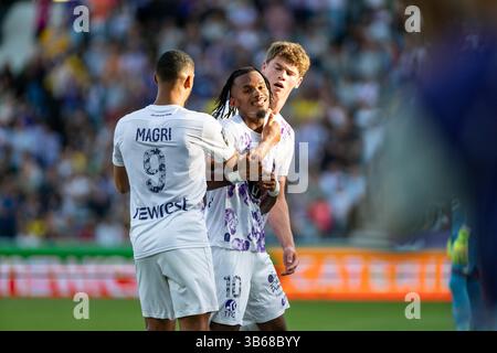 Toulouse, Frankreich. Mai 2025. Yann Gboho aus Toulouse feierte während des französischen Meisterschaftsspiels Ligue 1 zwischen Toulouse FC und Stade Rennais am 3. Mai 2025 im Stadion in Toulouse, Frankreich - Foto Nathan Barange/DPPI Credit: DPPI Media/Alamy Live News Stockfoto