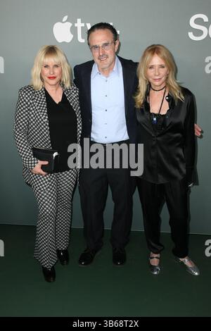 April 2022, Los Angeles, CA, USA: Patricia Arquette, David Arquette und Rosanna Arquette nehmen am 8. April 2022 im DGA Theater Complex in Los Angeles, Kalifornien, an der Finalvorführung von Apple TV+ Teil. (Kreditbild: © imageSPACE via ZUMA Press Wire) Stockfoto