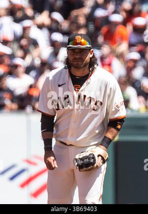 9. April 2022 San Francisco CA, USA San Francisco Shortstop Brandon Crawford (35) im Infield während des MLB-Spiels zwischen den Miami Marlins und den San Francisco Giants. Die Marlins besiegten die Giants 2-1 im Oracle Park San Francisco Kalifornien Thurman James/CSM(Bild: © Thurman James/CSM via ZUMA Press Wire) Stockfoto