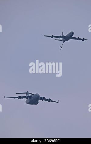 Wings Over West Texas 4-18-2025 Dyess AFB, TX USA USAF Air Refuling Formation Demonstration auf der Wings Over West Texas Air Show im Dyess AFB Stockfoto