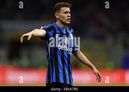 Mailand, Italien. Mai 2025. Kristjan Asllani vom FC Internazionale Gesten während des Spiels der Serie A zwischen dem FC Internazionale und Hellas Verona im Stadio Giuseppe Meazza am 3 . Mai 2025 in Mailand Italien . Quelle: Marco Canoniero/Alamy Live News Stockfoto
