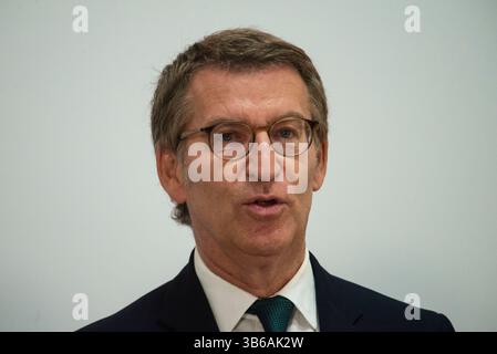 23. Juli 2022, Sevilla, Andalusien, Spanien: ALBERTO NUNEZ FEIJOO, Präsident der konservativen Partido Popular, während der Einweihung von Juanma Moreno (PP) als Präsident der Junta de Andalucia im San Telmo Palace in Sevilla (Kreditbild: © Angel Garcia/ZUMA Press Wire) Stockfoto