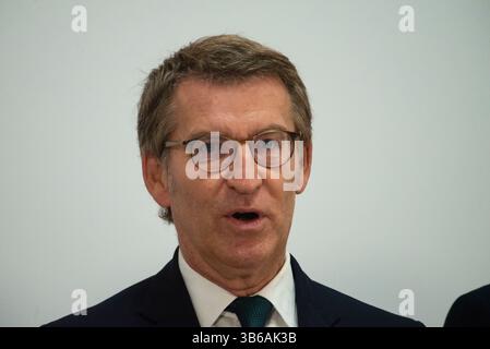 23. Juli 2022, Sevilla, Andalusien, Spanien: ALBERTO NUNEZ FEIJOO, Präsident der konservativen Partido Popular, während der Einweihung von Juanma Moreno (PP) als Präsident der Junta de Andalucia im San Telmo Palace in Sevilla (Kreditbild: © Angel Garcia/ZUMA Press Wire) Stockfoto
