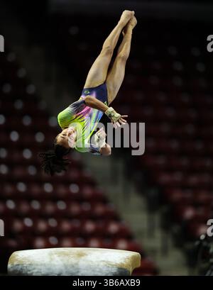 29. Juli 2022: Hezly Rivera von WOGA stürmt während der U.S. Classic 2022 im Maverik Center in West Valley City, UT, in die Luft. Kyle Okita/CSM (Foto: © Kyle Okita/CSM via ZUMA Press Wire) Stockfoto