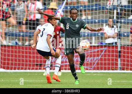 3. September 2022, Kansas City, KS, Vereinigte Staaten: KANSAS City, KS – 3. SEPTEMBER: Ifeoma Onumonu #9 aus Nigeria kontrolliert den Ball während eines Spiels zwischen Nigeria und USWNT im Children's Mercy Park am 3. September 2022 in Kansas City, Kansas. (Kreditbild: © Bill Barrett/ISIPhotos via ZUMA Press Wire) Stockfoto