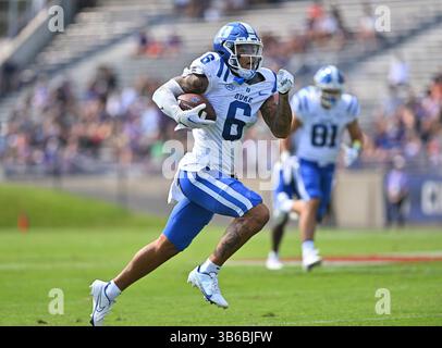 10. September 2022: Duke Blue Devils Wide Receiver Eli Pancol (6) macht beim NCAA-Football-Spiel zwischen Northwestern und Duke auf dem Ryan Field in Evanston, Illinois einen großen Fang und Lauf. Dean Reid/CSM. (Bild: © Dean Reid/CSM via ZUMA Press Wire) Stockfoto