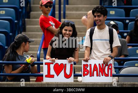 7. August 2022, TORONTO, KANADA: Fans von Bianca Andreescu während des Trainings vor dem WTA 1000-Tennisturnier der National Bank 2022 (Credit Image: © Rob Prange/AFP7 via ZUMA Press Wire) Stockfoto