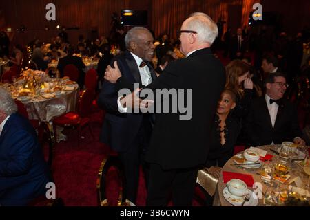 25. März 2022, Los Angeles, Kalifornien, USA: Mit dem Jean Hersholt Humanitarian Award ausgezeichnet Danny Glover und John Lithgow bei den Governors Awards 2022 im Ray Dolby Ballroom. (Kreditbild: © AMPAS/ZUMA Press Wire Service/ZUMAPRESS.com) Stockfoto