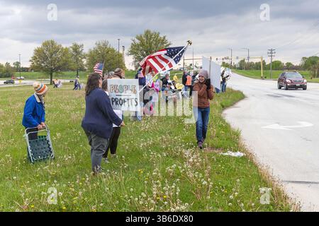 West Burlington, Iowa, USA. Mai 2025. Bürger der unteilbaren Iowa-Bewegung nahmen am 3. Mai 2025 an der Demonstration zum Nationalfeiertag in West Burlington, Iowa, USA, Teil. Quelle: Keith Turrill/Alamy Live News Stockfoto