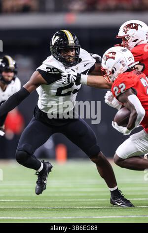 16. September 2023: Vanderbilt Commodores verteidigt Miles Capers (29) in der zweiten Hälfte des College-Football-Spiels mit den Vanderbilt Commodores und den UNLV Rebellen im Allegiant Stadium in Las Vegas, NV. Christopher Trim/CSM. (Kreditbild: © Christopher Trim/CSM via ZUMA Press Wire) Stockfoto
