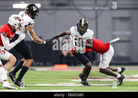 16. September 2023: Vanderbilt Commodores Running Back Sedrick Alexander (28) läuft mit dem Fußball während der zweiten Hälfte des College-Fußballspiels mit den Vanderbilt Commodores und den UNLV Rebellen im Allegiant Stadium in Las Vegas, NV. Christopher Trim/CSM. (Kreditbild: © Christopher Trim/CSM via ZUMA Press Wire) Stockfoto