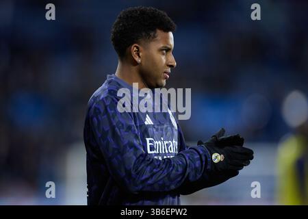 21. Dezember 2023, VITORIA, ALAVA, SPANIEN: Rodrygo geht gegen Real Madrid CF vor dem LaLiga EA Sports Spiel zwischen Deportivo Alaves und Real Madrid CF in Mendizorrotza am 21. Dezember 2023 in Vitoria, Spanien. (Kreditbild: © Ricardo Larreina/AFP7 via ZUMA Press Wire) Stockfoto