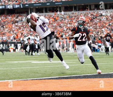 17. September 2023: Baltimore Ravens Wide Receiver Nelson Agholor (15) TD Pass Empfang in der 11:38 Minute des 4. quartals während des regulären NFL-Saisonspiels zwischen den Baltimore Ravens und Cincinnati Bengals in Cincinnati, Ohio. JP Waldron/Cal Sport Media (Kreditbild: Stockfoto