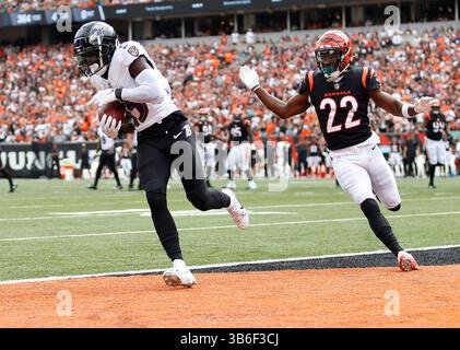 17. September 2023: Baltimore Ravens Wide Receiver Nelson Agholor (15) TD Pass Empfang in der 11:38 Minute des 4. quartals während des regulären NFL-Saisonspiels zwischen den Baltimore Ravens und Cincinnati Bengals in Cincinnati, Ohio. JP Waldron/Cal Sport Media (Kreditbild: Stockfoto