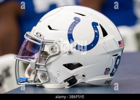 17. September 2023: Ein Indianapolis Colts Helm sitzt an der Seitenlinie während eines Spiels zwischen den Indianapolis Colts und den Houston Texans in Houston, Texas. ..Trask Smith/CSM (Foto: © Trask Smith/CSM via ZUMA Press Wire) Stockfoto