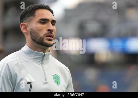Seattle, Usa. Mai 2025. Der Mittelfeldspieler Cristian Roldan (7) von Seattle Sounders FC wärmt sich vor einem MLS-Spiel gegen St. Louis City SC im Lumen Field in Seattle, Washington am 03. Mai 2025 auf. (Foto Nate Koppelman/SIPA USA) Credit: SIPA USA/Alamy Live News Stockfoto